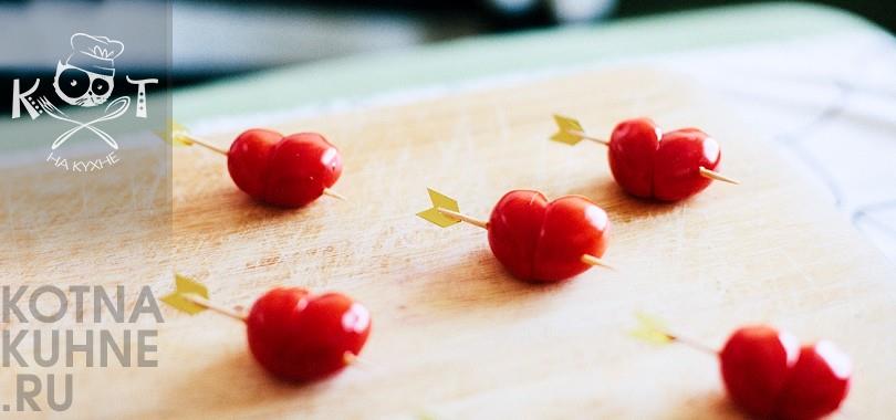 Закуска-украшение "Сердце из помидоров" в день св. Валентина